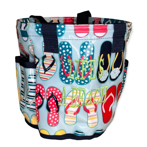 thirty-one Handbags - Thirty One Summer Fun Caddy Flip Flops Pattern Life’s A Beach Waterproof Tote 31